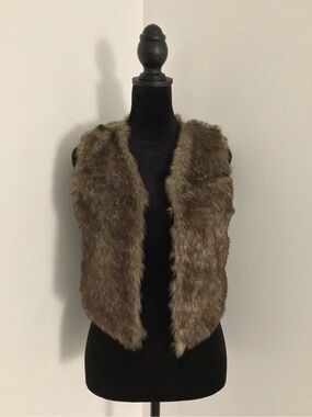 WENXI Faux Fur Brown Sleeveless Women’s Vest, size S